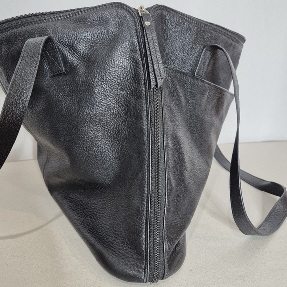 Latico Black Leather Laptop Bag - Picture 5 of 16